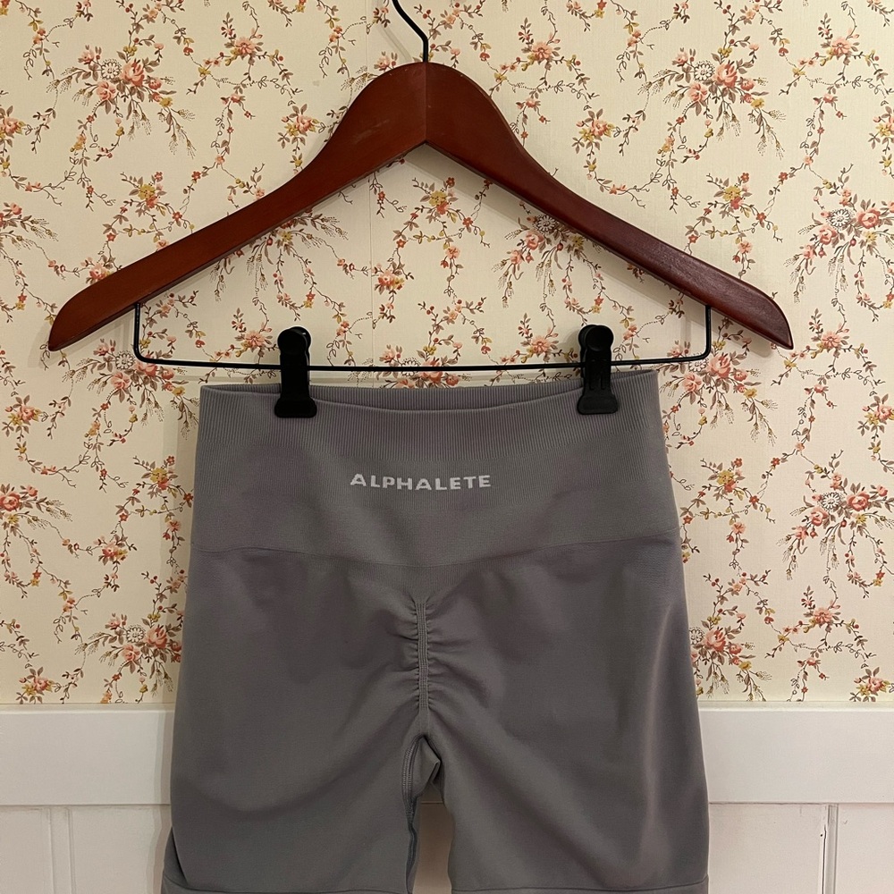 Alphalete amplify shorts